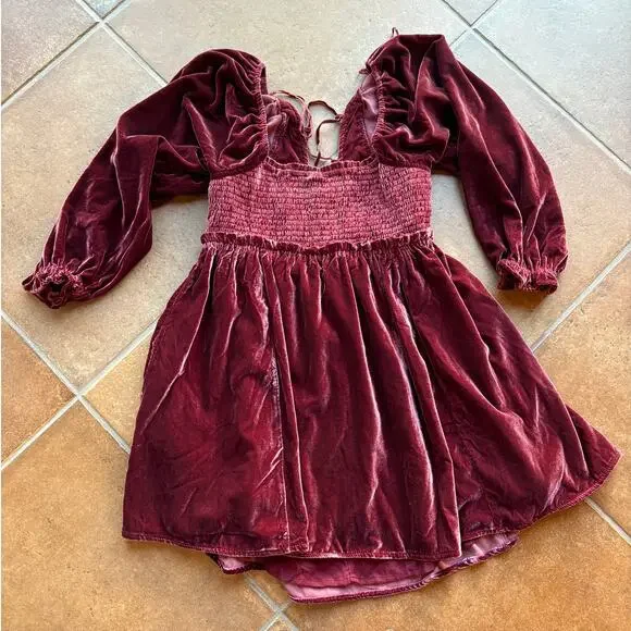 Free People Burgundy Velvet Babydoll Mini Dress w Smocked Bodice Lace Tie Back M - Picture 11 of 11